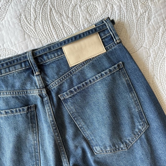 Banana Republic - High Rise Rigid Bow Jean - Medium Wash - Picture 14 of 14